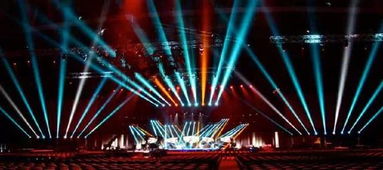 一份審美洗禮 全球創(chuàng)意舞臺(tái)設(shè)計(jì)在服裝節(jié)上的藝術(shù)綻放