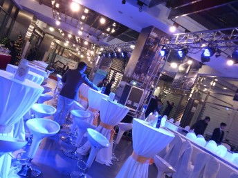 上海專業(yè)慶典服務(wù)全攻略 舞臺(tái)搭建、活動(dòng)策劃與婚慶廠慶一站式解決方案